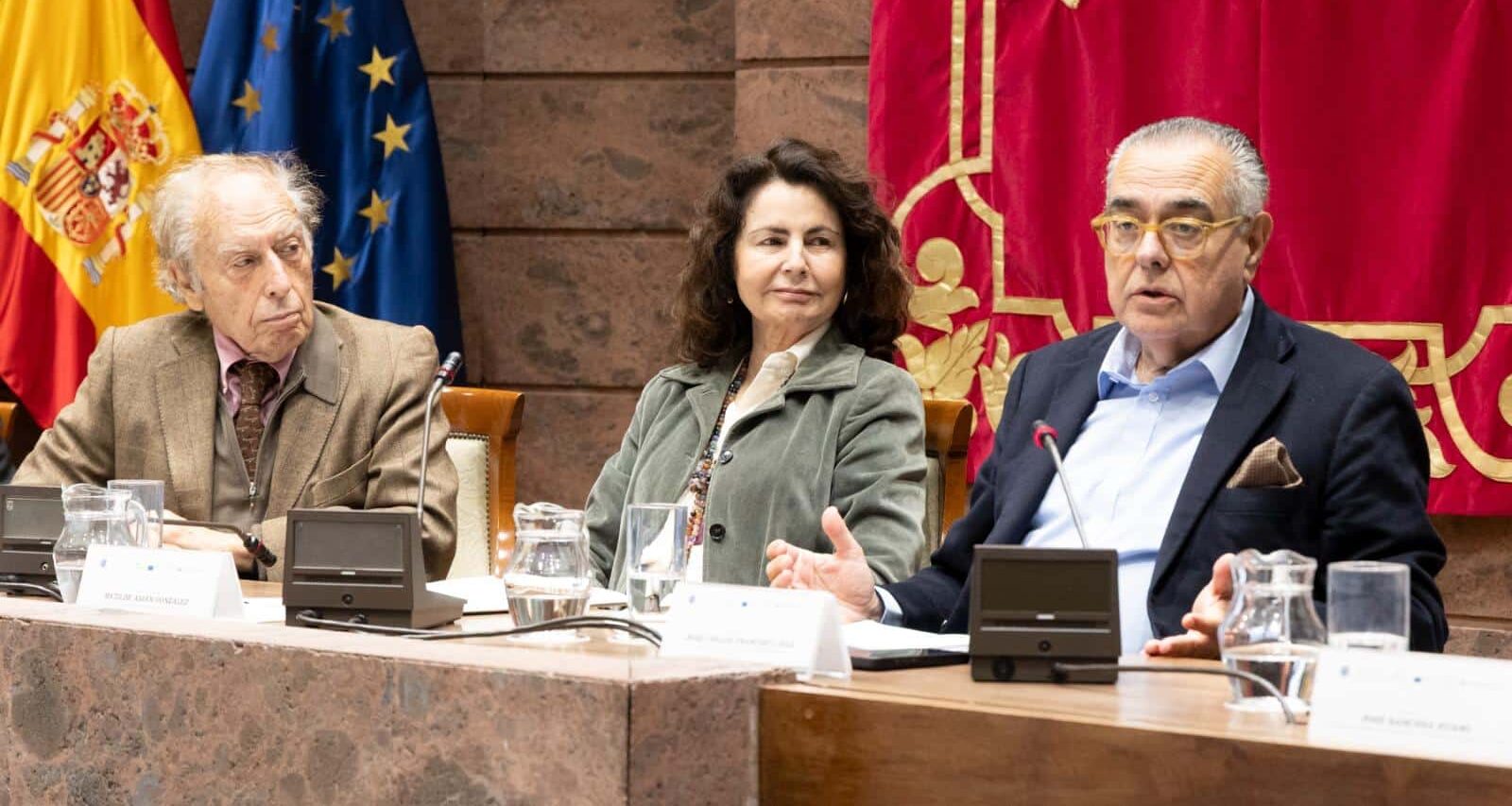 José Carlos Francisco participa en una mesa de debate en las jornadas ‘El Marco Financiero Plurianual de la UE 2028-2043 y el régimen jurídico de la periferia’