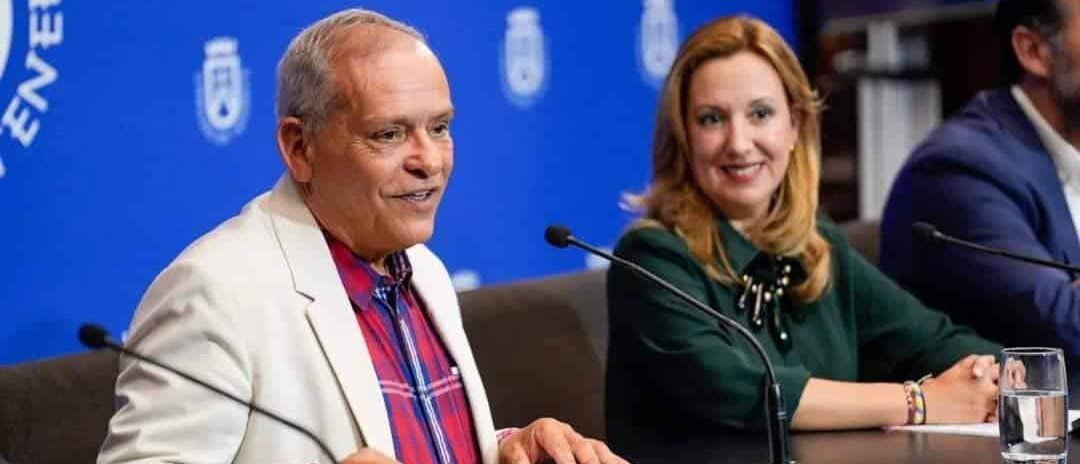 La-presidenta-Rosa-Davila-y-el-consejero-de-Empleo-Efrain-Medina