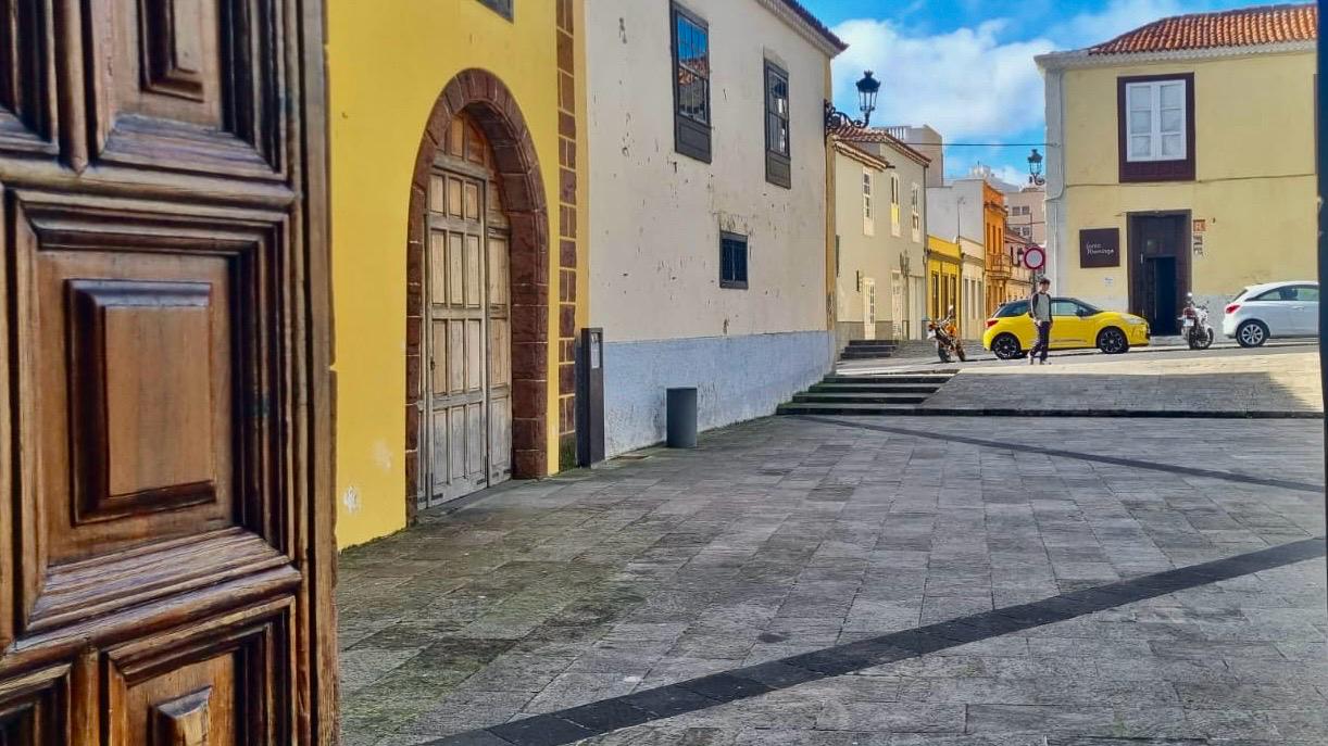 Plaza de Santo Domingo con la rampa al fondo