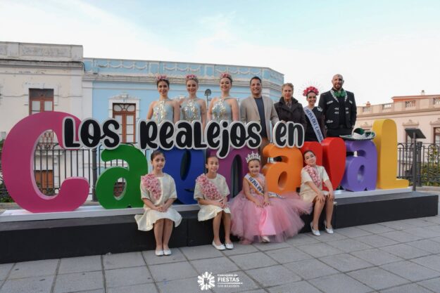080226 Pregonero Carnaval 2026 Sedomir Rodr�guez de la Sierra y presentaci�n candidatas 02