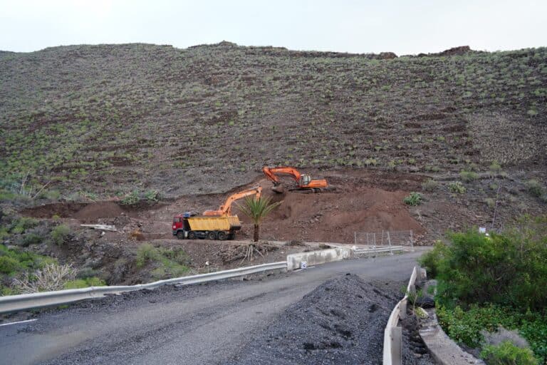 090226 Obras de ejecución del nuevo depósito de agua de Las Galanas, en San Sebastián de La Gomera