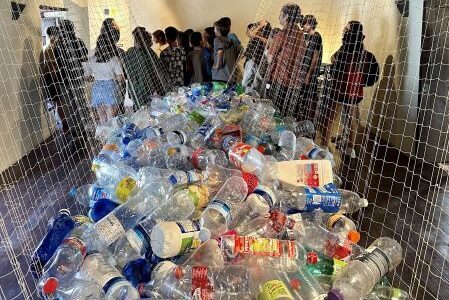 100226 Envases para su reciclaje en una exposición en La Gomera