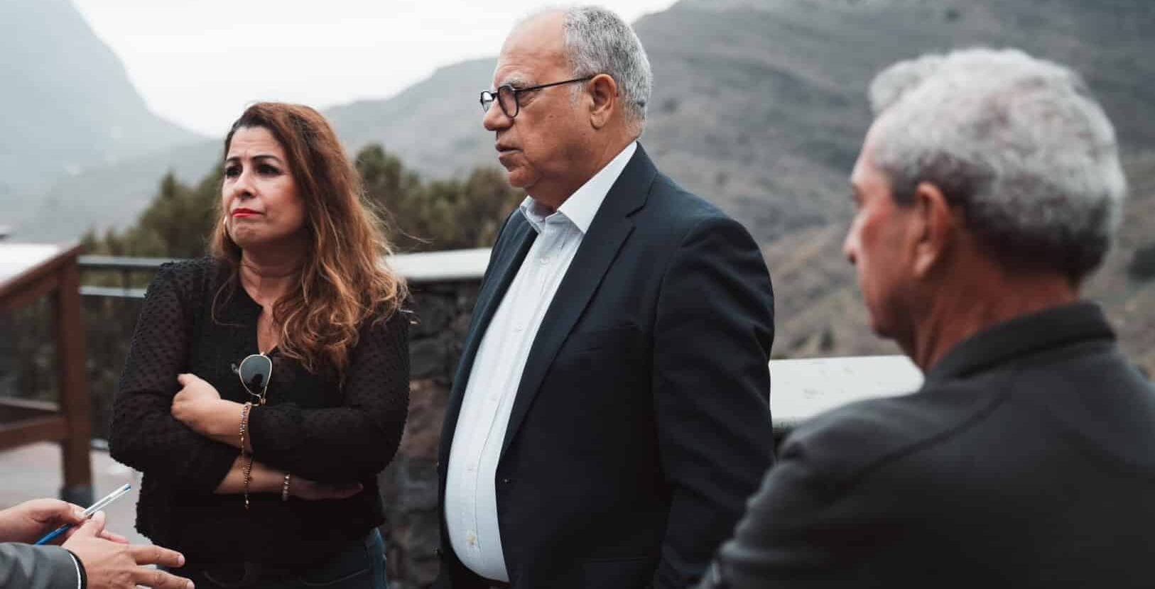 120226 Solveida Clemente, alcaldesa de Hermigua, y Casimiro Curbelo, presidente del Cabildo de La Gomera (1)