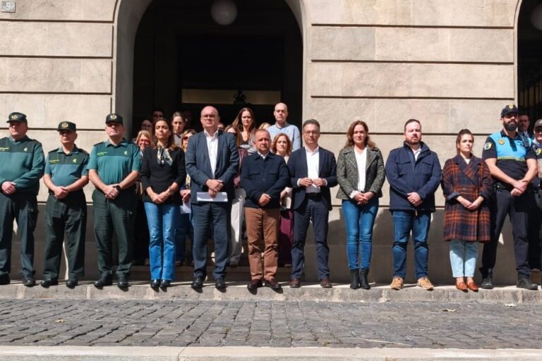 260203 Minito de silencio por crimen machista en Pontevedra