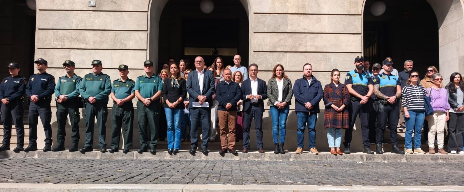 260203 Minito de silencio por crimen machista en Pontevedra