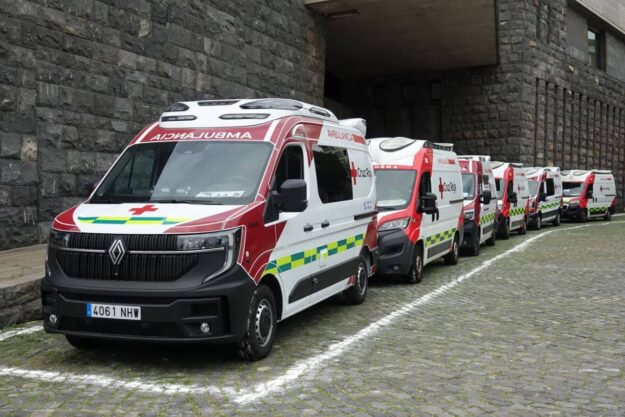 260215 Ambulancias Hospital del Carnaval