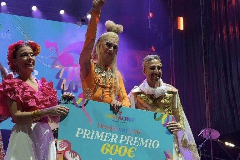 260217 Isabella y Punto ganadora Gala Dragnaval