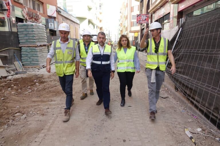 260223 Visita al último tramo en obras de la calle La Rosa