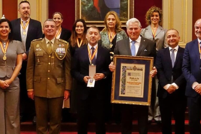 260225 Medalla Oro Consular 1