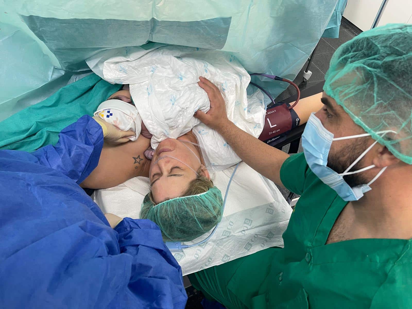 EL HOSPITAL GENERAL DE FUERTEVENTURA REGISTRA SU PRIMER PARTO POR CESÁREA CON EL PADRE PRESENTE EN EL QUIRÓFANO 2-2-26