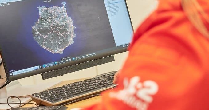 EL SUC ASISTE A DOS HERIDOS CUYO VEHÍCULO VOLCÓ EN GÁLDAR 1-2-26