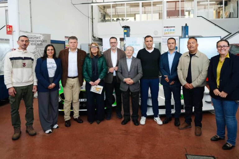 FOTO. La Formación Profesional se abre al sector de deportes de motor con un módulo pionero en Canarias (1)