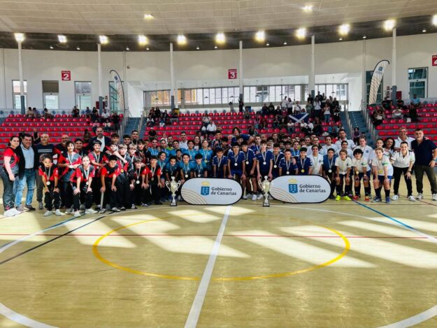 FOTO. Las finales de fútbol sala del 43.º Campeonato de Canarias de Deportes en Edad Escolar coronan este sábado a sus campeones en Tenerife (4)