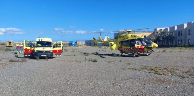 HELICÓPTERO MEDICALIZADO DEL SUC TRASLADA A UNA MUJER TRAS SER RECUPERADA DE UNA PARADA CARDIORRESPIRATORIA EN SAN BARTOLOMÉ DE TIRAJANA-GRAN CANARIA 13-2-26
