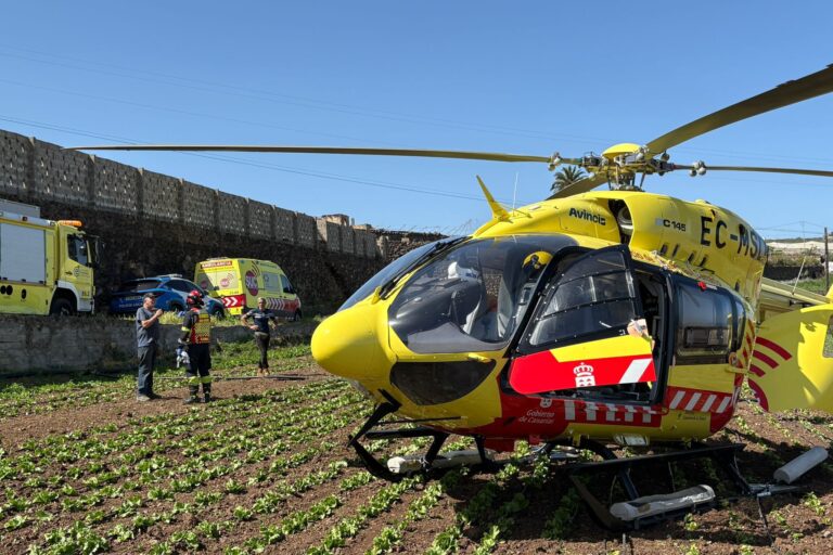 HERIDO GRAVE EL CONDUCTOR DE UN VEHÍCULO TRAS PRECIPITARSE Y CAER EN UNA ZONA DE HUERTAS EN SANTA MARÍA DE GUÍA4 24-2-26