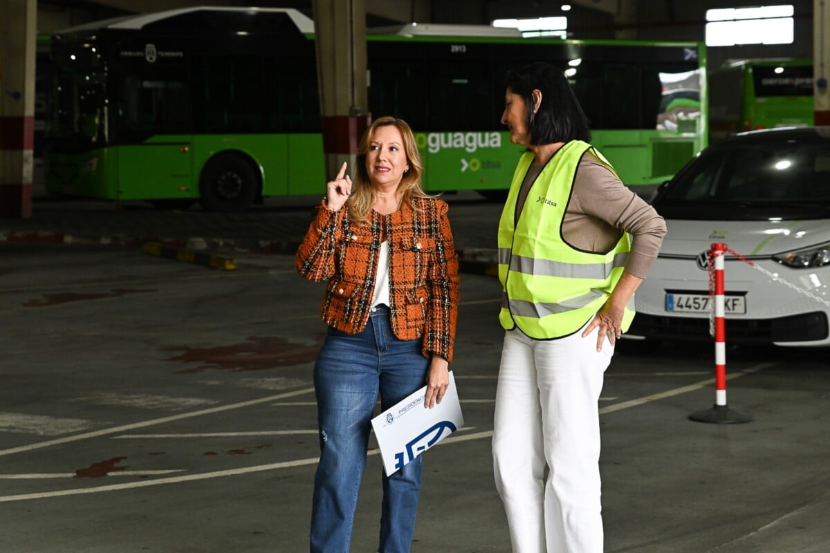 Presidenta-Rosa-Dávila-y-consejera-de-Movilidad-Eulalia-García