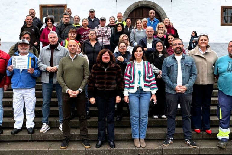 Tacoronte_ foto de familia con las 34 personas que se incorporan este martes del Programa de Empleo Social