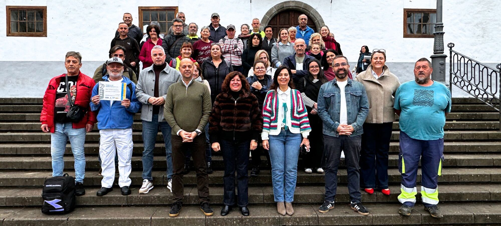 Tacoronte_ foto de familia con las 34 personas que se incorporan este martes del Programa de Empleo Social