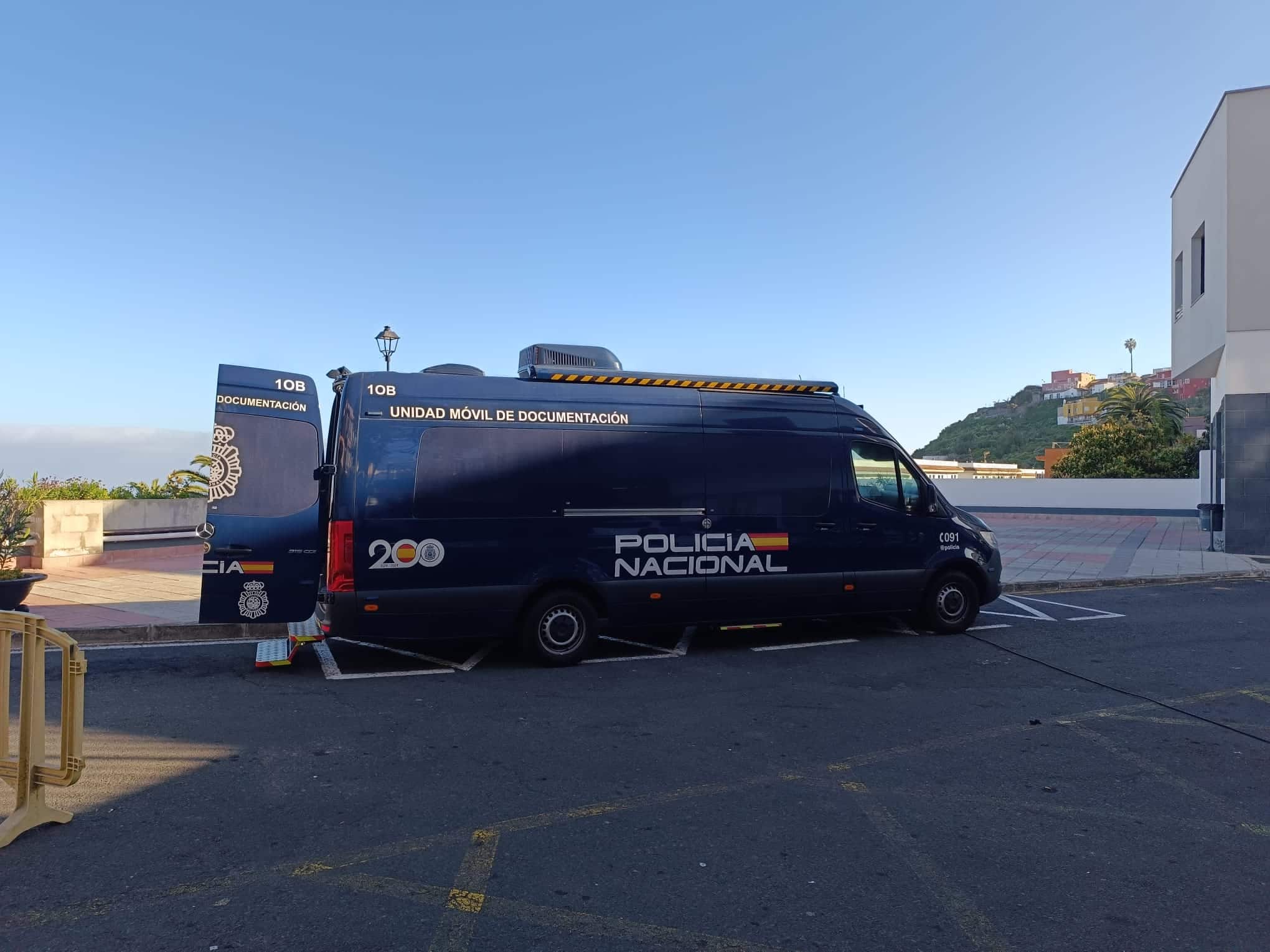 Unidad móvil de la PN en el municipio