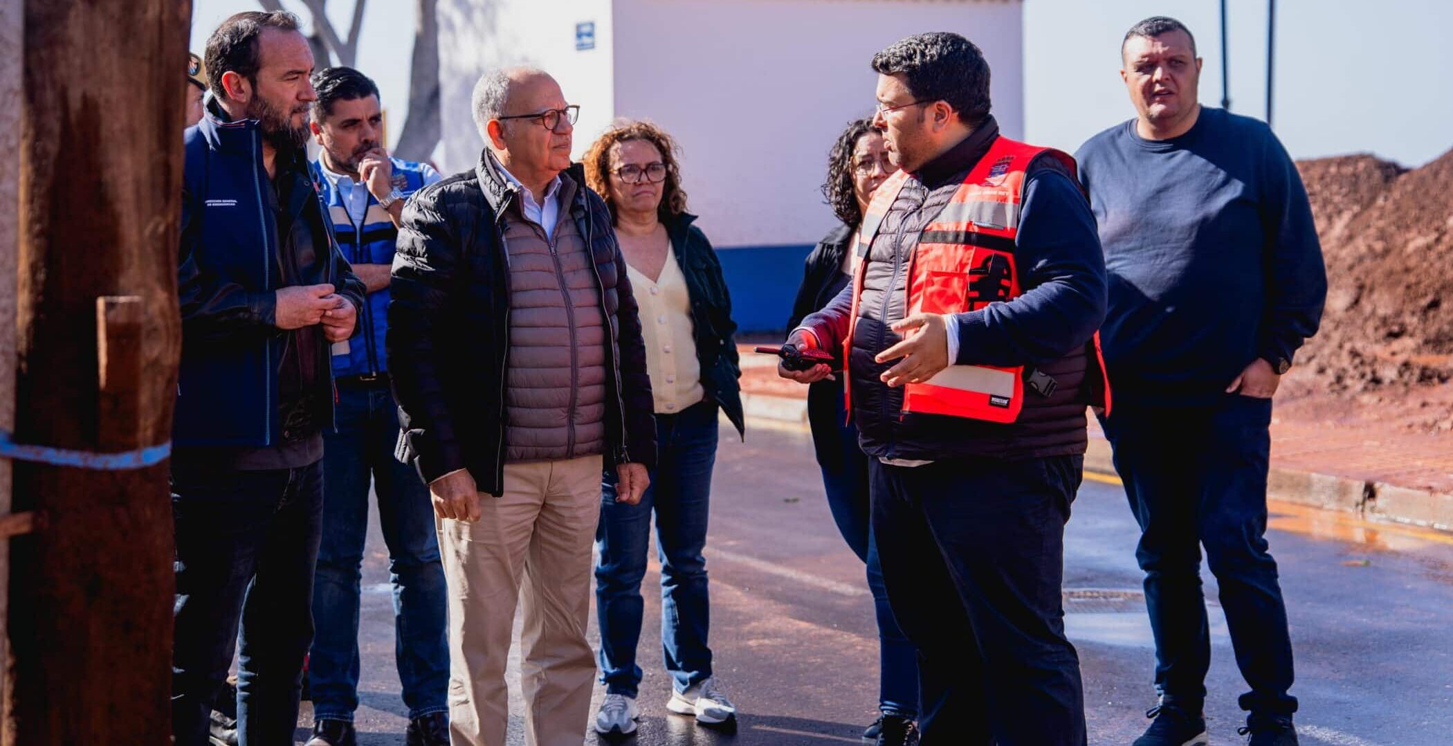 260326 Representantes regionales, insulares y municipales en una de las zonas afectadas por Therese en Valle Gran Rey