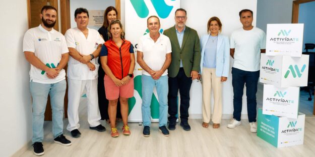 FOTO. Imagen de archivo de una visita del consejero Poli Suárez y del viceconsejero Ángel Sabroso a la unidad de Tinajo, en Lanzarote