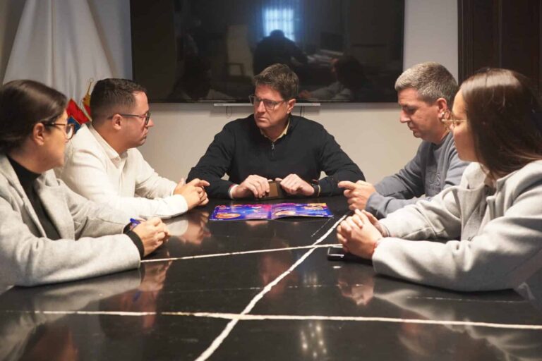 Foto de la reunión llevada a cabo tema carnaval