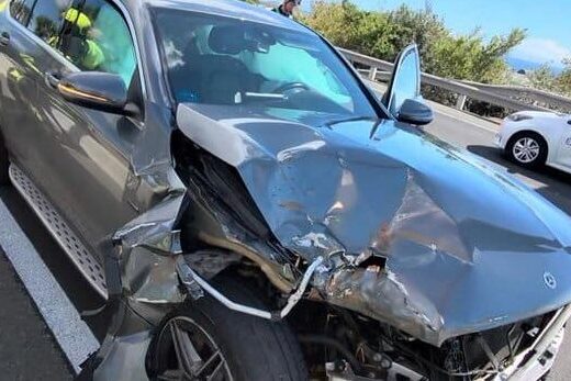 HOMBRE HERIDO DE CARÁCTER MODERADO EN UNA COLISIÓN ENTRE UN COCHE Y UNA GUAGUA EN LA GC-1 EN INGENIO-GRAN CANARIA