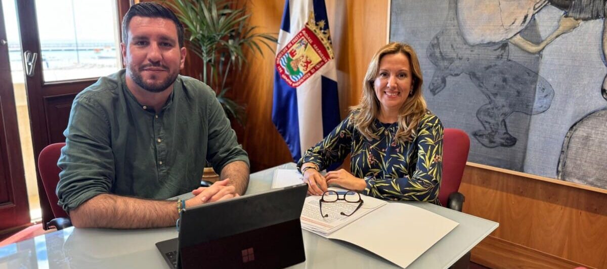 Presidenta-Rosa-Dávila-Serafín-Mesa