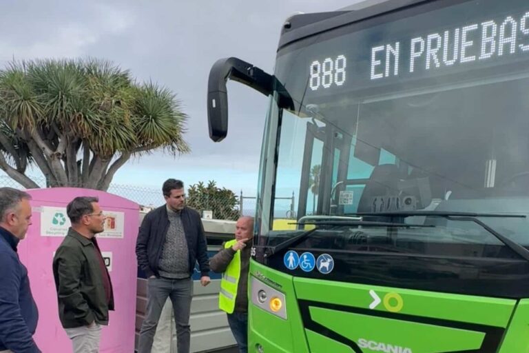 080426 Guagua TITSA en pruebas implantaci�n servicio a Rom�ntica II (2)