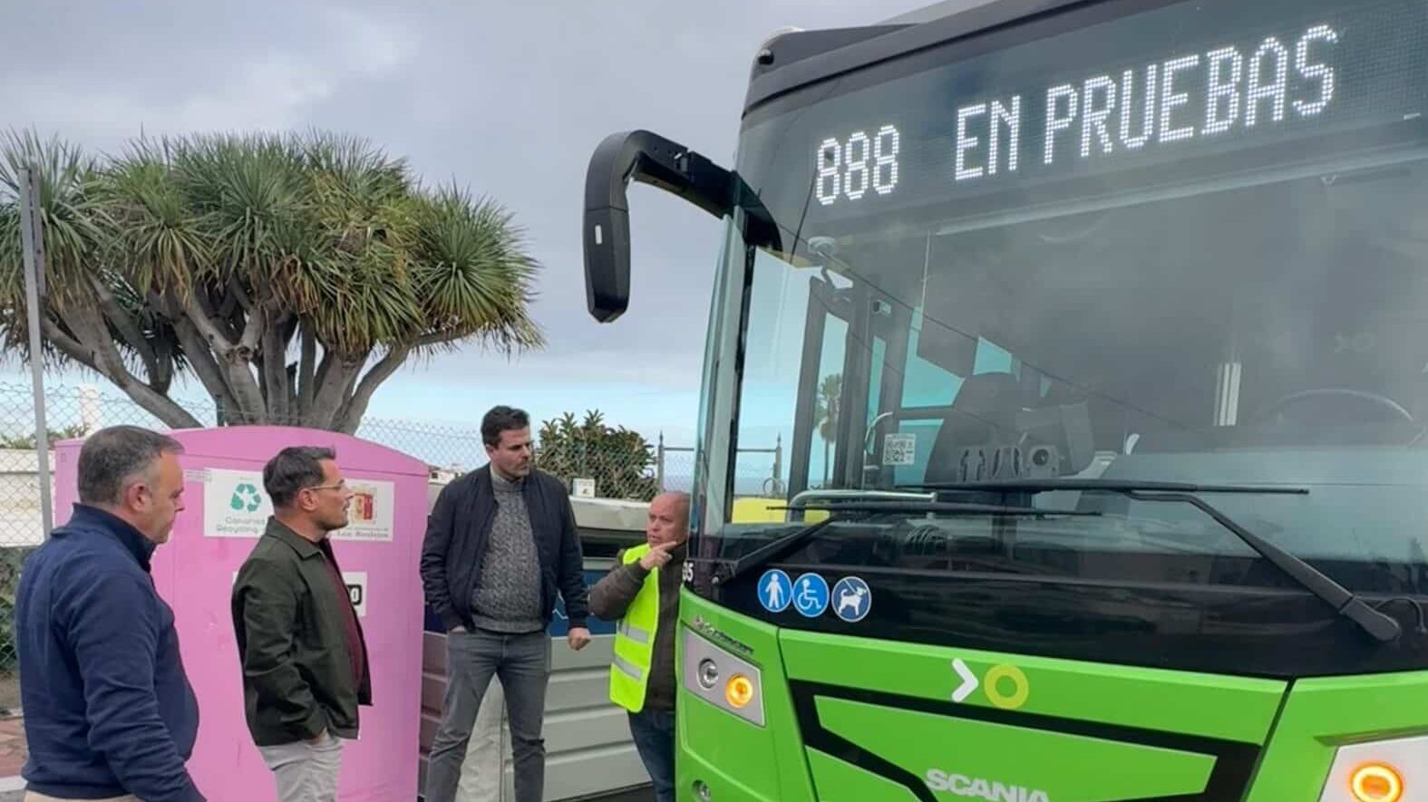 080426 Guagua TITSA en pruebas implantaci�n servicio a Rom�ntica II (2)