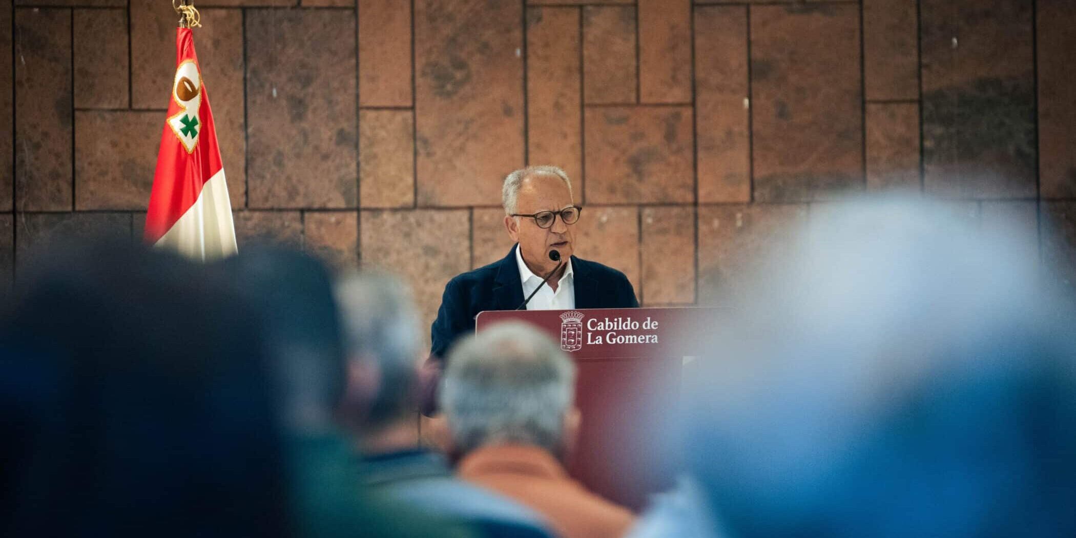 100426 Casimiro Curbelo, presidente del Cabildo de La Gomera (1)