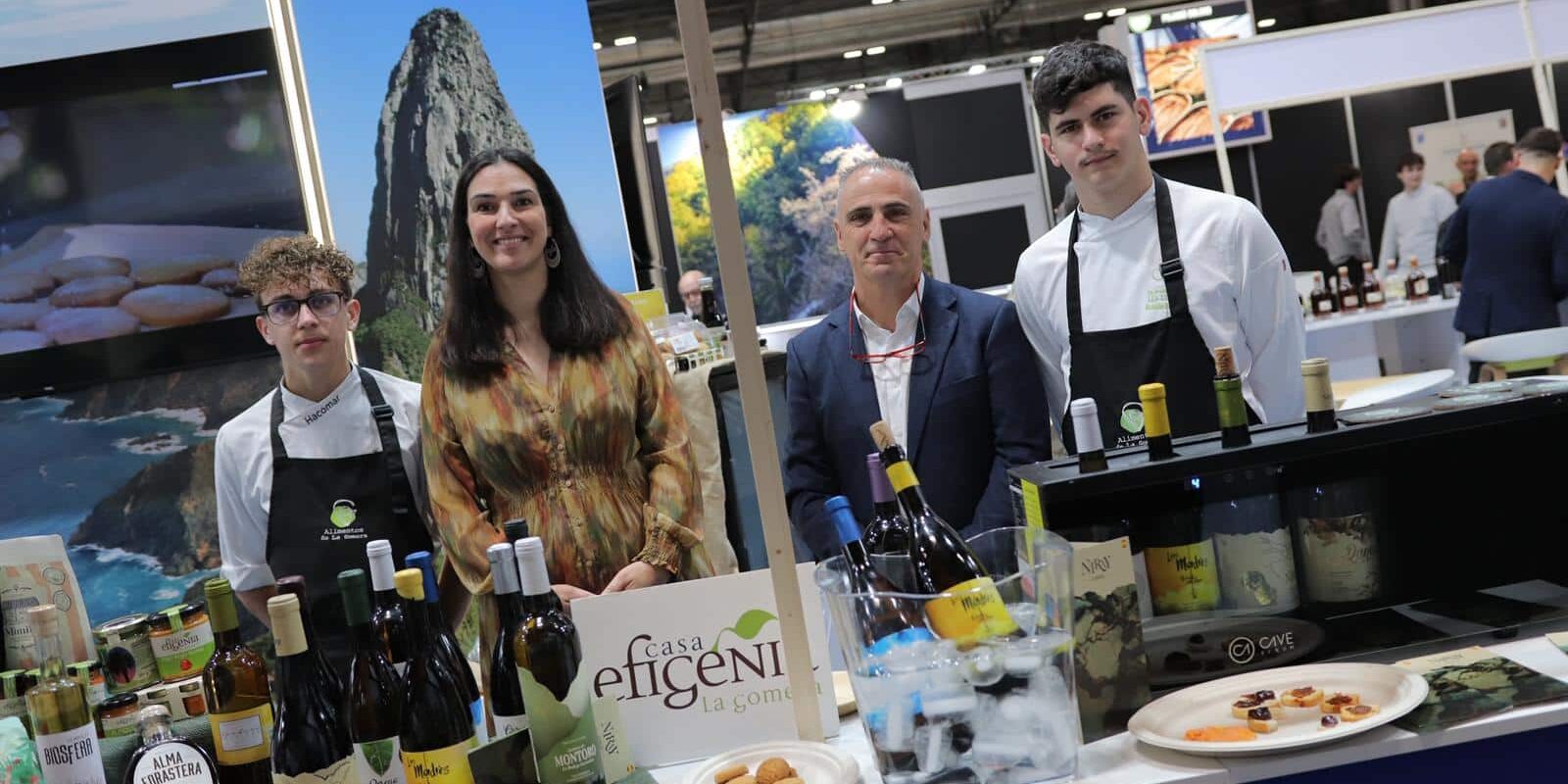 140426 La consejera insular de Sector Primario, Noelia Morales, durante la inauguración del stand de La Gomera en el Salón Gourmets