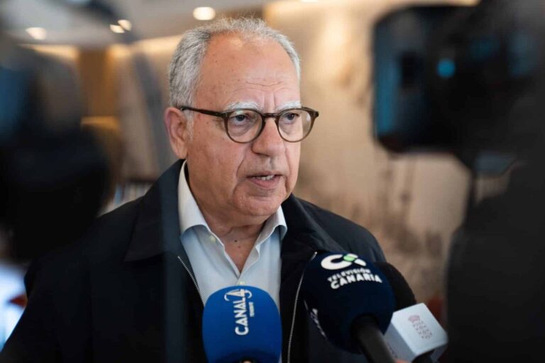 310326-casimiro-curbelo-presidente-del-cabildo-de-la-gomera-min
