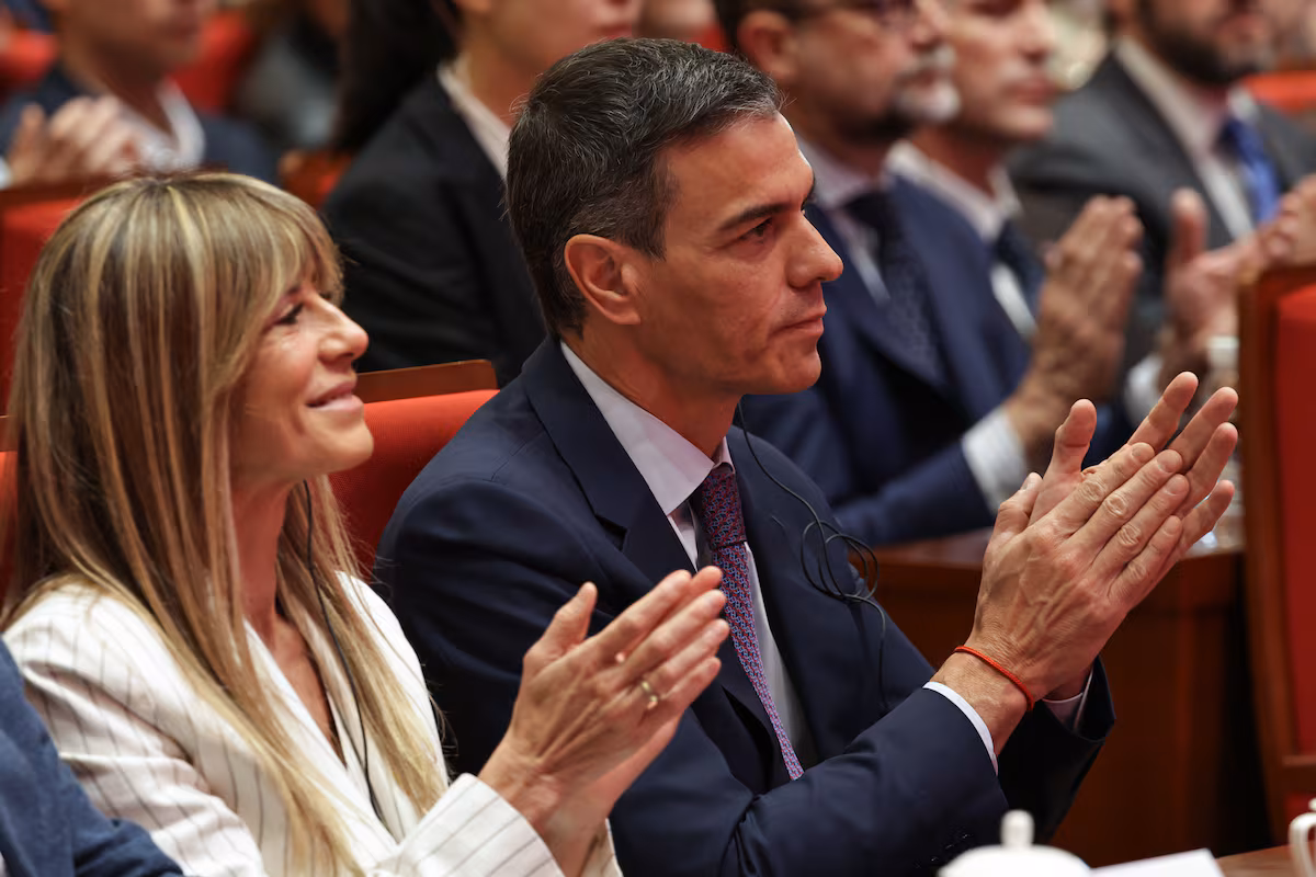 BEGOÑA GÓMEZ Y PEDRO SÁNCHEZ 13-4-26