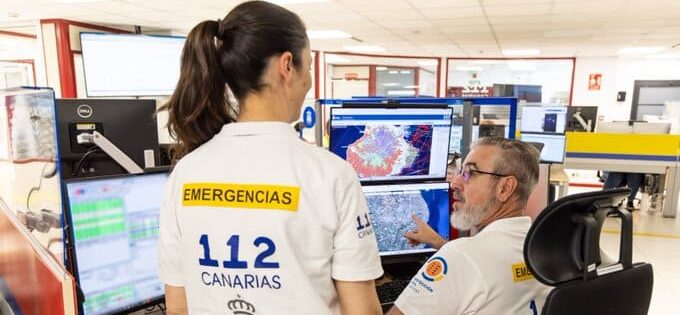 BOMBEROS RESCATAN A UNA SENDERISTA HERIDA TRAS SUFRIR UNA CAÍDA EN MOYA-GRAN CANARIA 16-4-26