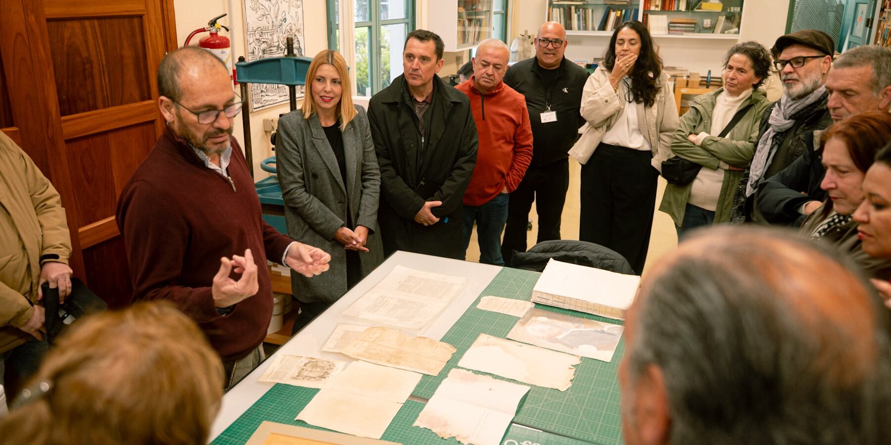 Documenta_visita_Archivo_Municipal_grupo