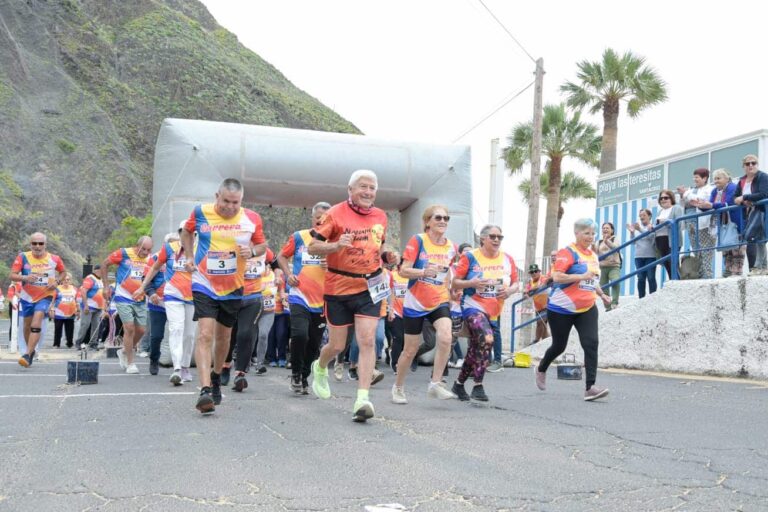 EL GOBIERNO DE CANARIAS IMPULSA LOS HÁBITOS DE VIDA SALUDABLES ENTRE 300 MAYORES EN LA I CARRERA SÉNIOR 29-4-26