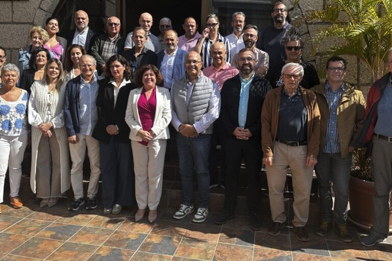 FASE DE CATAS 2026_ FOTO DE FAMILIA CON AUTORIDADES, ORGANIZACIÓN Y CATADORES