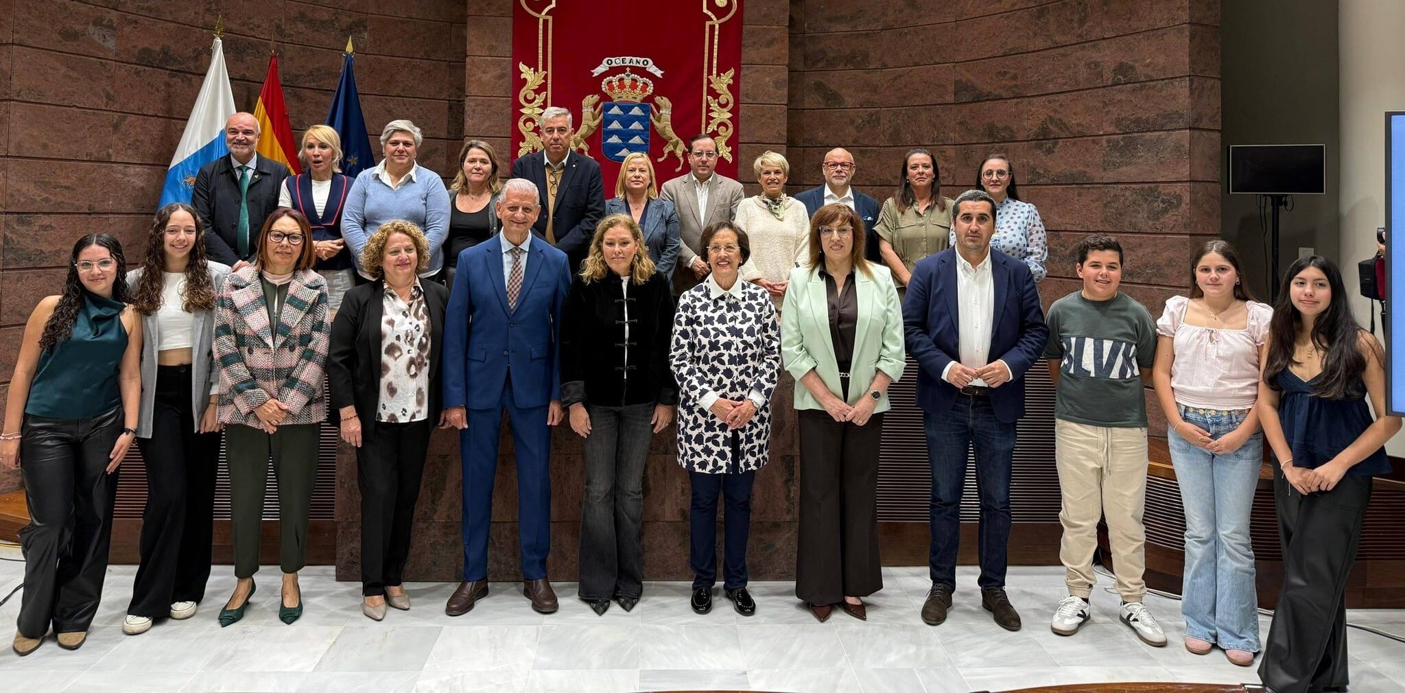 FOTO FAMILIA. ACTO CIUDAD INFANCIA