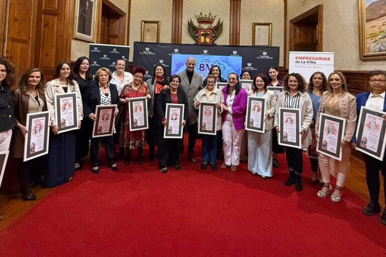 HOMENAJE A MUJERES EMPRENDEDORAS