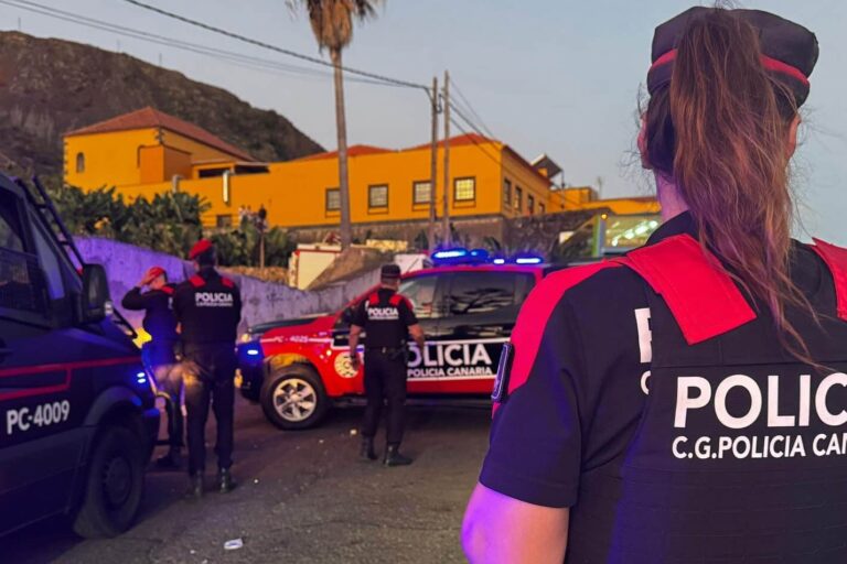 LA POLICÍA AUTONÓMICA REDUCE A UN INDIVIDUO ARMADO CON UN HACHA EN UNA VIVIENDA EN LAS PALMAS DE GRAN CANARIA 28-4-26