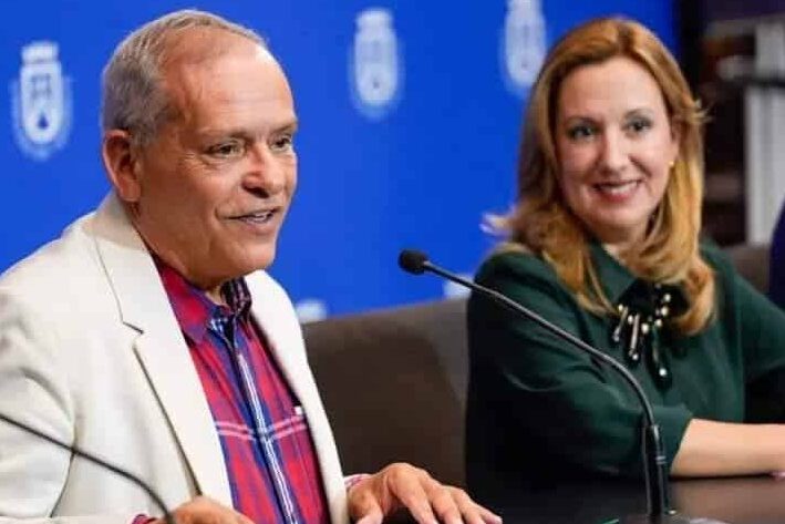 La-presidenta-Rosa-Davila-y-el-consejero-de-Empleo-Efrain-Medina