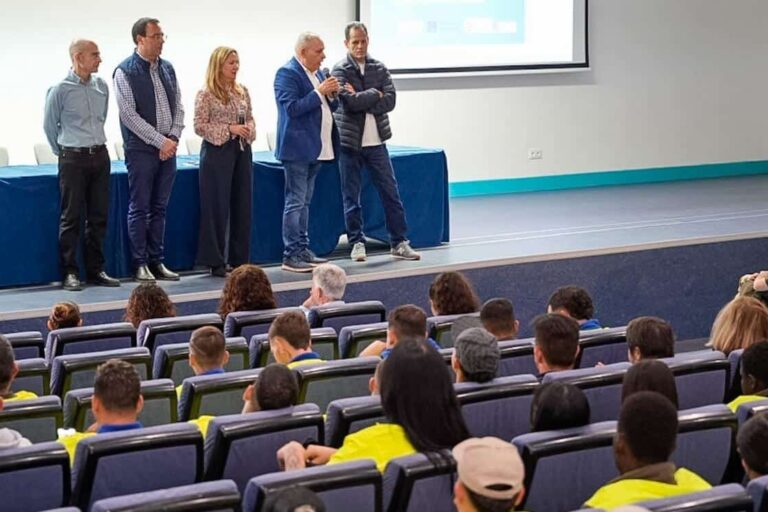 PRESENTACIÓN DE EMPLEO 002