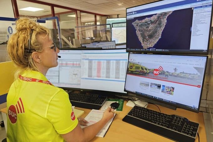 RECUPERADA DE UNA PARADA CARDIORRESPIRATORIA CON SÍNTOMAS DE AHOGAMIENTO TRAS SU RESCATE DEL MAR EN ADEJE 24-6-26