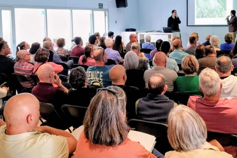 Reunioìn vecinal modificacioìn PGO mejora movilidad Tejina