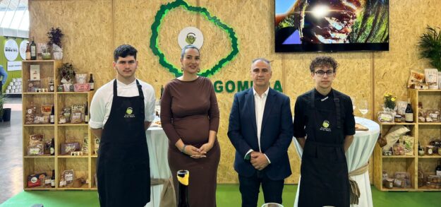 190526 La consejera insular de Sector Primario, Noelia Morales, en el stand institucional de La Gomera en GastroCanarias 2026