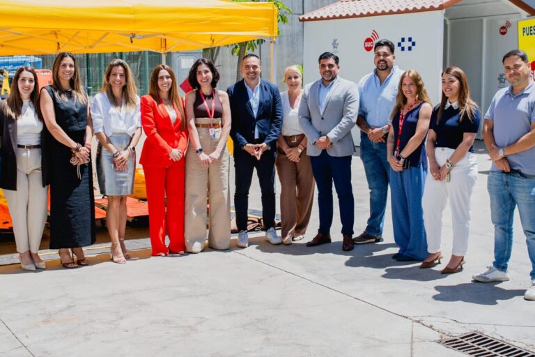 200526 Representantes regionales e insulares en materia de sanidad y emergencias durante la presentación del dispositivo