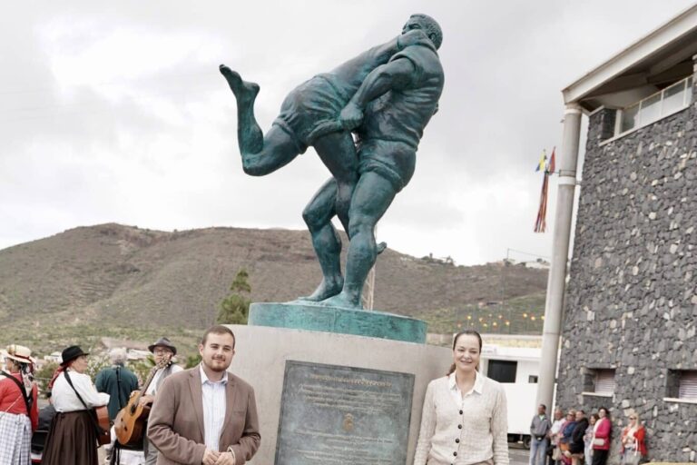 ARONA HOMENAJE LUCHA (1)