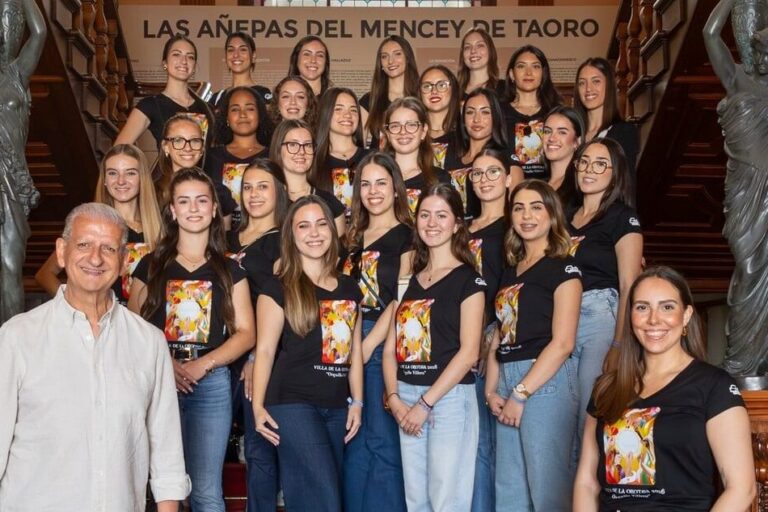 CANDIDATAS EN VISITA AL AYUNTAMIENTO. RECEPCIÓN DEL ALCALDE