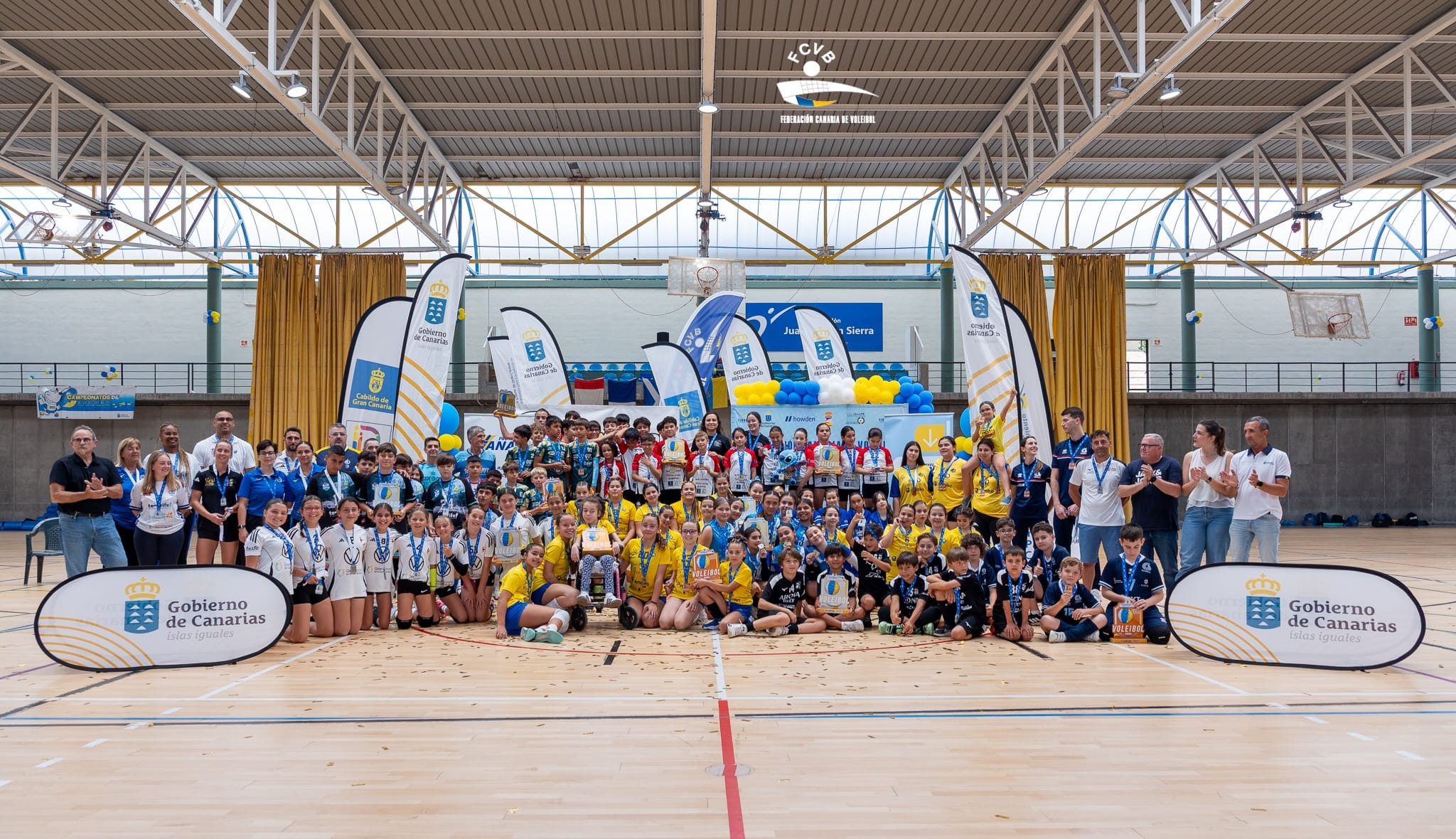 FOTO. Imagen de los participantes en los campeonatos de voleibol